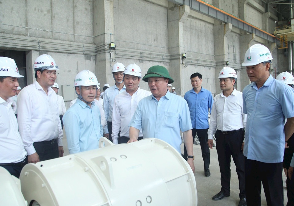 Bí thư Thành ủy Hà Nội Đinh Tiến Dũng kiểm tra Dự án Nhà máy điện rác Seraphin.