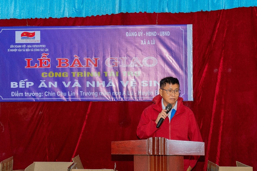 Xí nghiệp Vận tải biển Vietsovpetro tổ chức về nguồn và an sinh xã hội tại Lào Cai