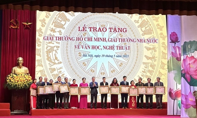 Điều kiện xét tặng “Giải thưởng Hồ Chí Minh”, “Giải thưởng Nhà nước” về văn học, nghệ thuật