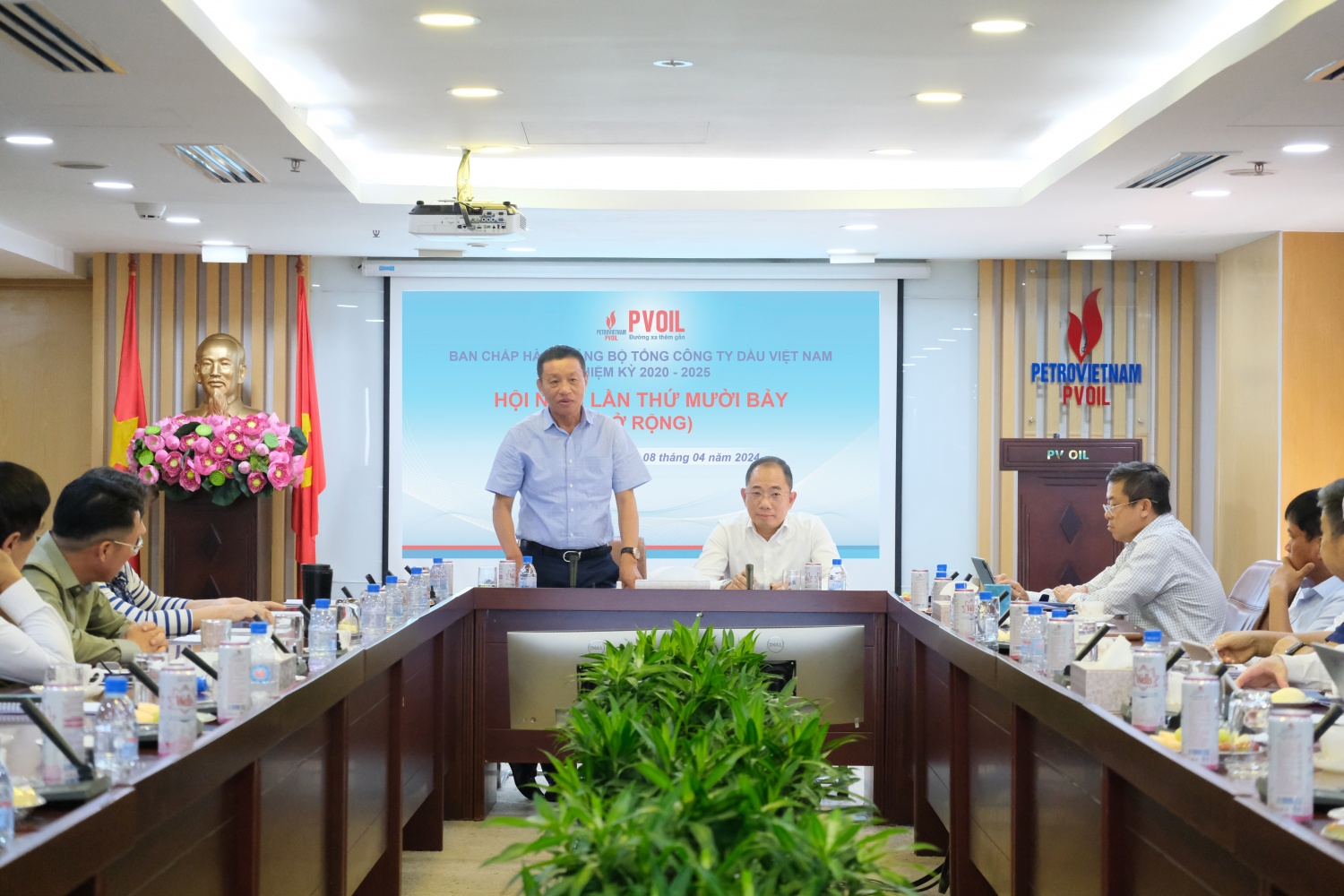 Đồng chí Đoàn Văn Nhuộm – Phó Bí thư Đảng ủy, Tổng Giám đốc Tổng công ty kết luận về hoạt động SXKD