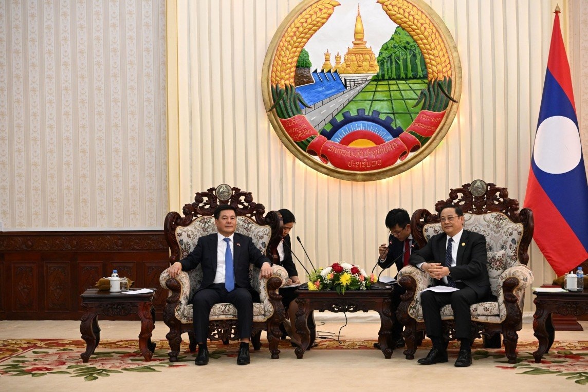 Thủ tướng Chính phủ Lào Sonexay Siphandone tiếp kiến Bộ trưởng Bộ Công Thương Nguyễn Hồng Diên: Thúc đẩy hợp tác về năng lượng
