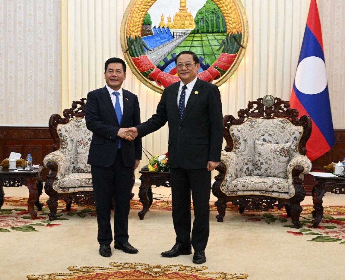 Thủ tướng Chính phủ Lào Sonexay Siphandone tiếp kiến Bộ trưởng Bộ Công Thương Nguyễn Hồng Diên: Thúc đẩy hợp tác về năng lượng