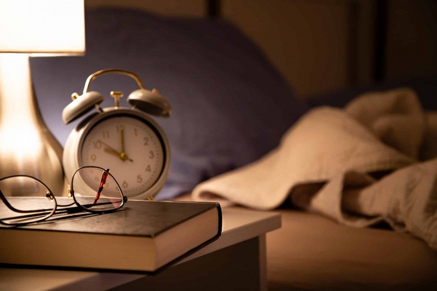 Giấc ngủ ảnh hưởng đến mức độ già hay trẻ so với tuổi thật như thế nào?