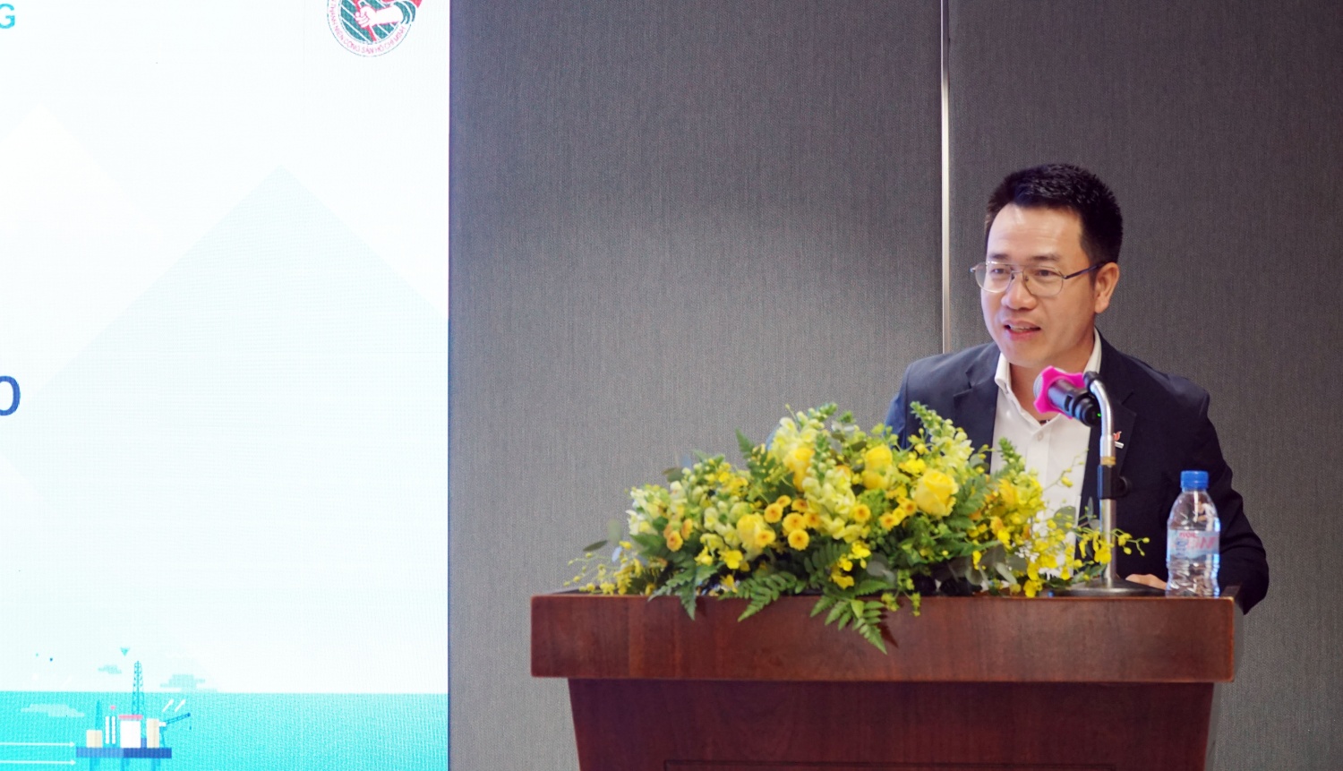 Ông Ngô Khánh Xạ - Phó Tổng Giám đốc PVEP phát biểu kết luận Hội thảo