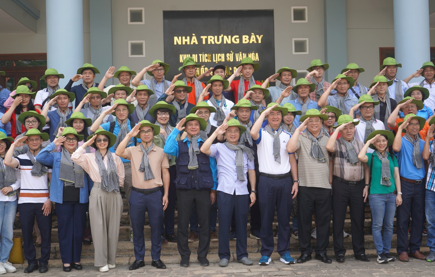 Công đoàn Dầu khí Việt Nam về nguồn tại tỉnh Tây Ninh