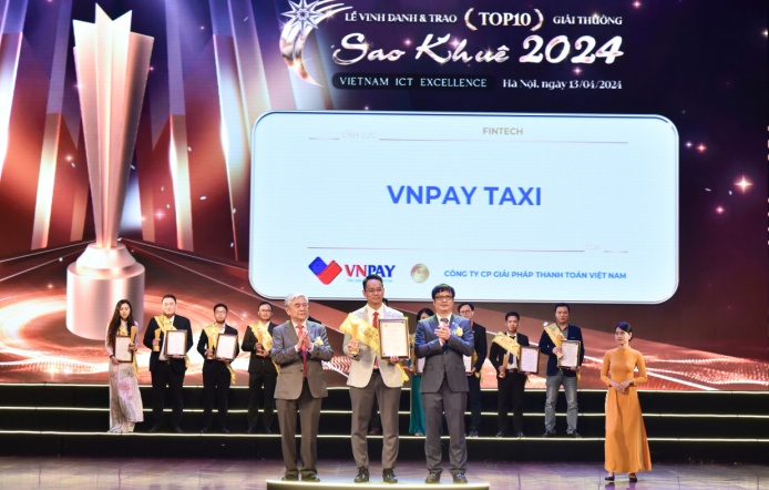 Dịch vụ VNPAY Taxi trên app ngân hàng đạt top 10 Sao Khuê 2024