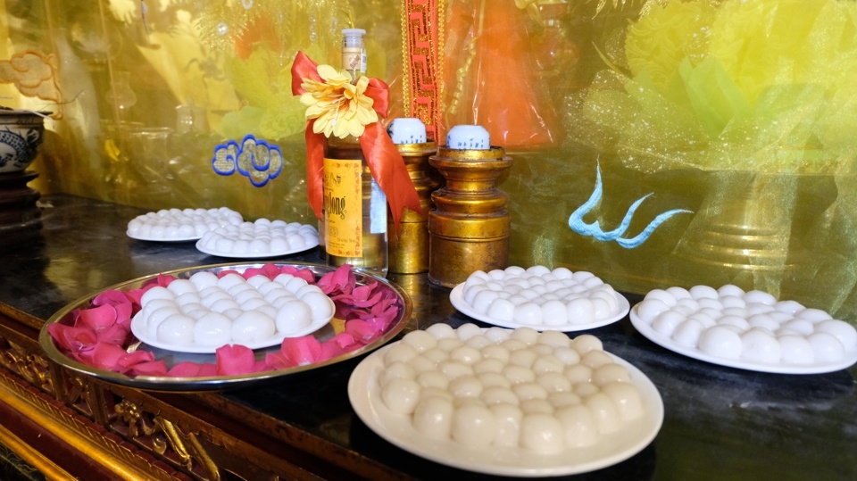 Độc đáo lễ hội rước bánh trôi dâng Hai Bà Trưng tại đền Hát Môn
