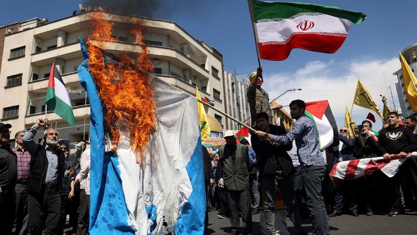 Cuộc tấn công của Iran vào Israel làm đảo lộn công cuộc thiết lập mức giá dầu hoàn hảo của OPEC+
