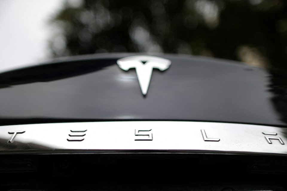 Tesla sa thải hơn 10% nhân viên trên toàn cầu