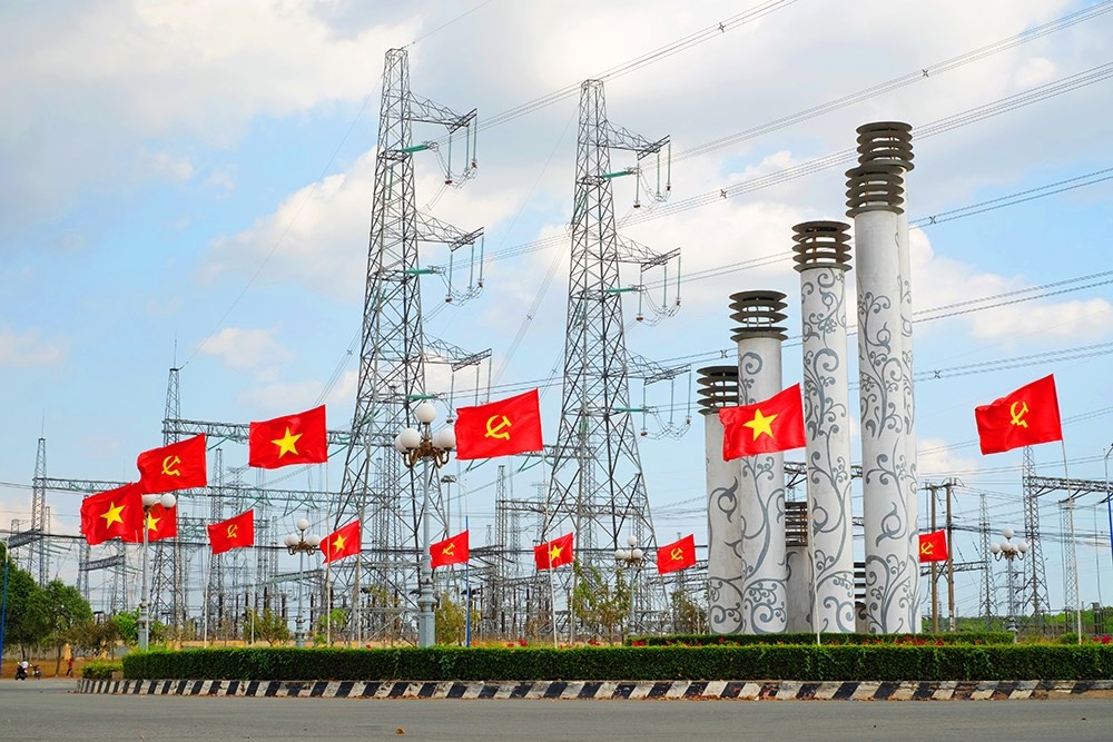 Bài 1: Xây dựng hệ thống truyền tải điện lớn mạnh để sánh vai với các cường quốc năm châu