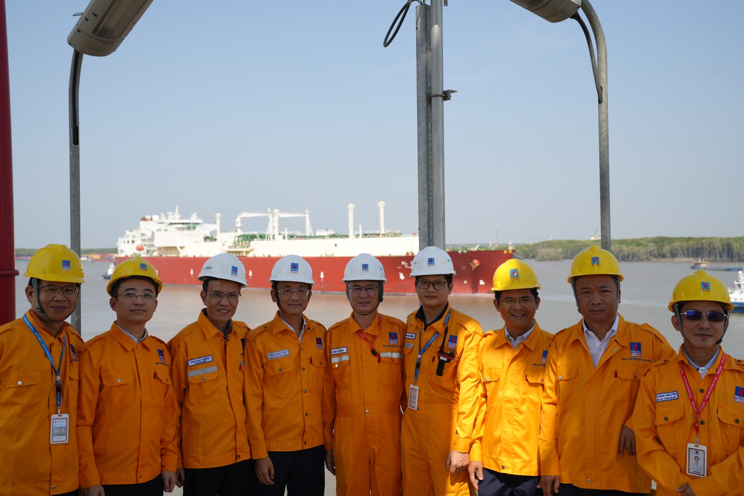 Đại diện lãnh đạo PV GAS cùng đón chuyến tàu LNG thứ 2 về Việt Nam