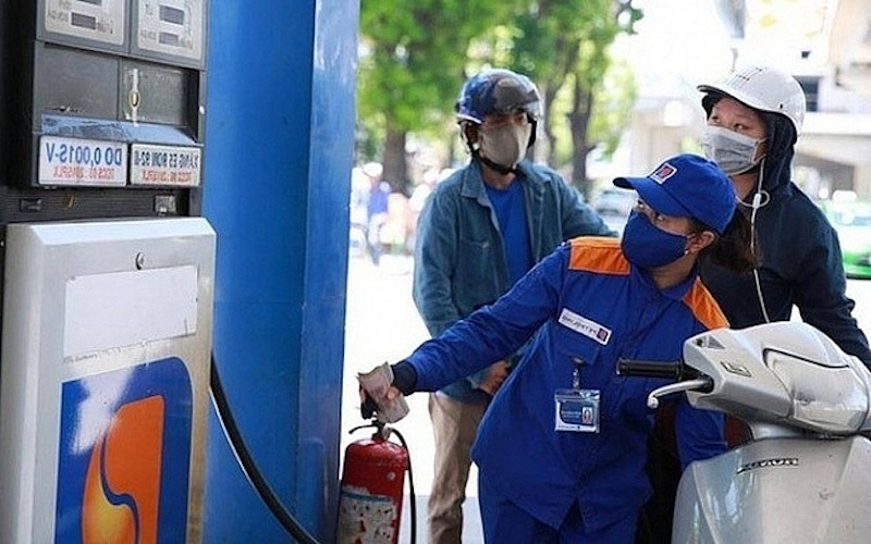 Đề xuất doanh nghiệp tự quyết giá xăng dầu: Nhà nước cần kiểm soát “mức trần” | Doanh nghiệp