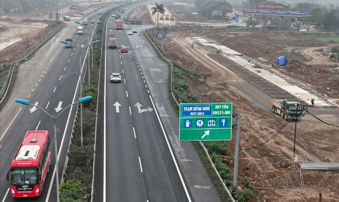 Trạm dừng nghỉ trên cao tốc Cầu Giẽ- Ninh Bình (ảnh Dân trí)