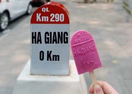 Độc đáo chiếc kem que cột mốc "Hà Giang 0 Km"