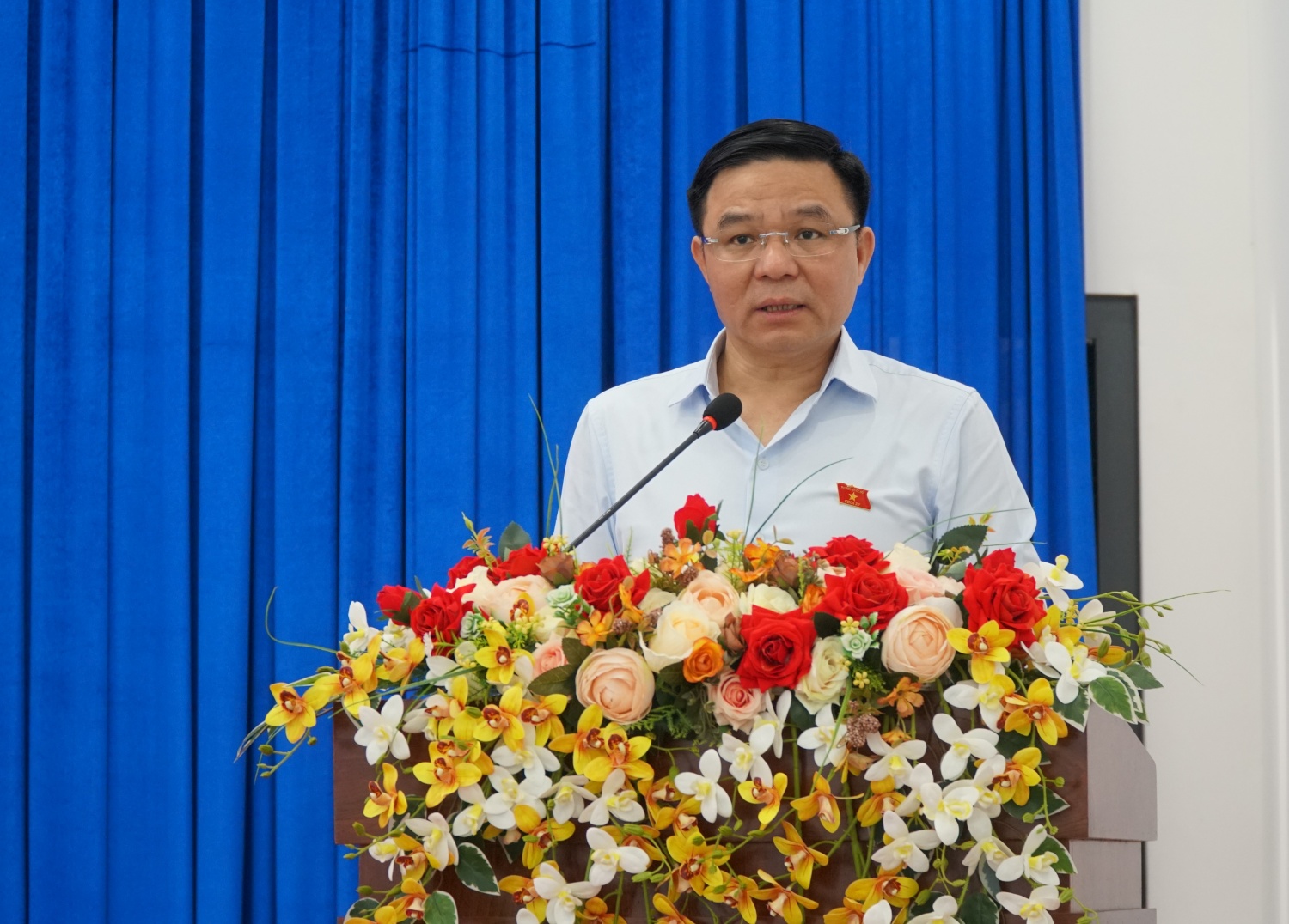 Đồng chí Lê Mạnh Hùng tiếp xúc cử tri tại Cà Mau trước kỳ họp thứ 7 Quốc hội khóa XV