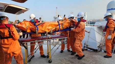 Vụ chìm tàu kéo sà lan ở Quảng Ngãi: Tiếp tục tìm kiếm các nạn nhân mất tích