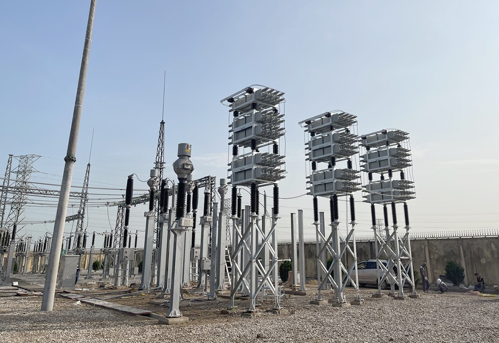 Hoàn thành lắp đặt tụ bù ngang của 8 trạm biến áp 220kV, sẵn sàng đảm bảo điện cho khu vực phía Bắc từ mùa nắng nóng 2024