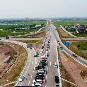 Thông xe tuyến cao tốc Diễn Châu - Bãi Vọt, từ Hà Nội vào Vinh chỉ hơn 3 tiếng