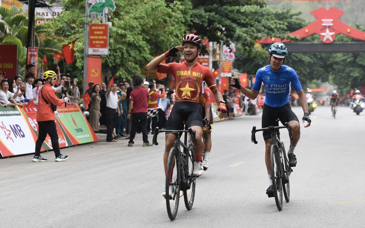 Tay đua Phạm Lê Xuân Lộc lập kỷ lục “vô tiền khoáng hậu” trong lịch sử đua xe đạp Việt Nam