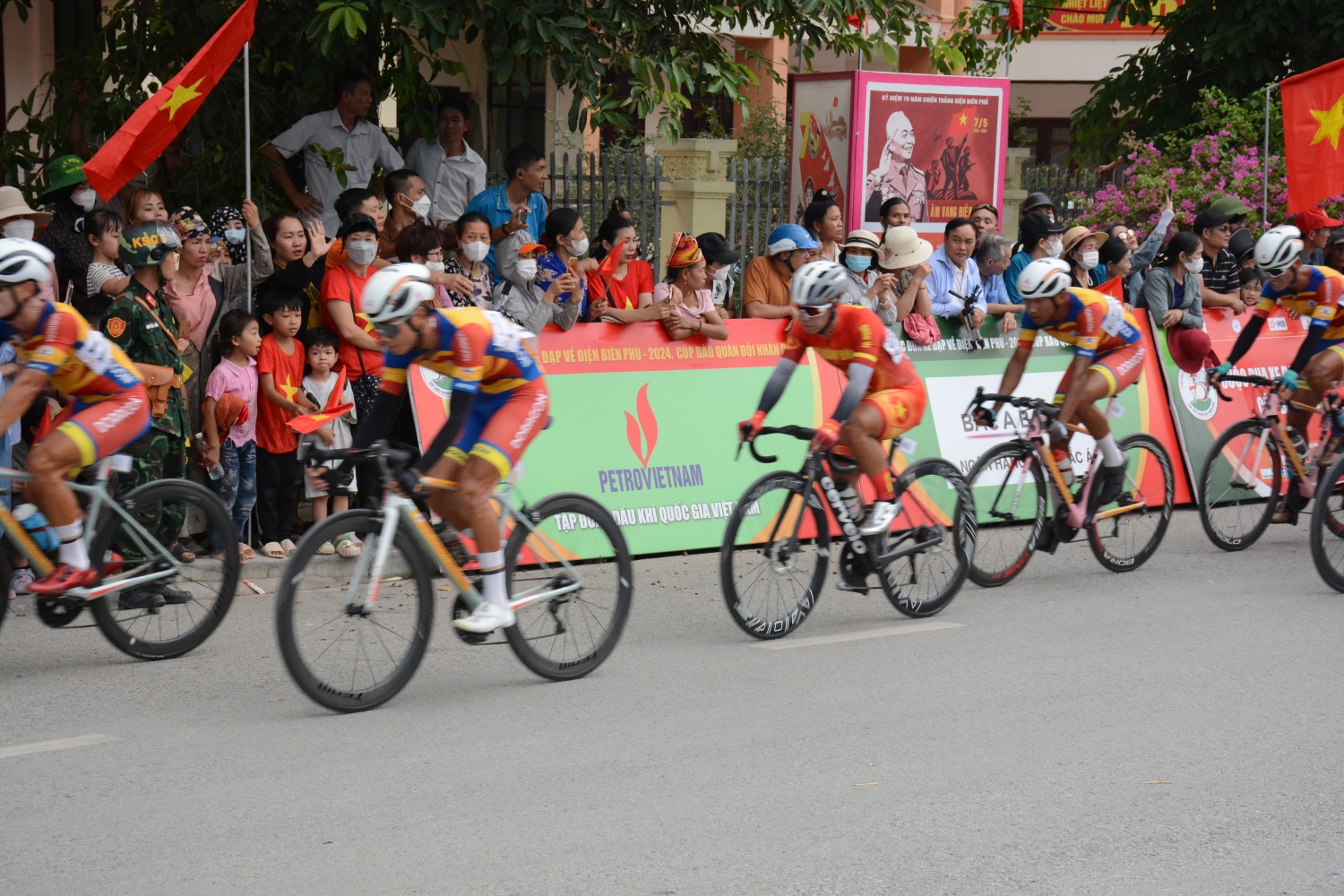 Cuộc đua xe đạp “Về Điện Biên Phủ - 2024, Cúp Báo Quân đội ” thành công tốt đẹp