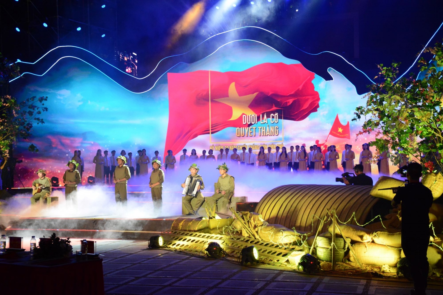 Petrovietnam tham gia nhiều hoạt động ý nghĩa nhân dịp Kỷ niệm 70 năm Chiến thắng Điện Biên Phủ
