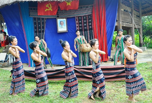 Hành trình “Theo dấu chân Người” tại Làng Văn hóa - Du lịch các dân tộc Việt Nam