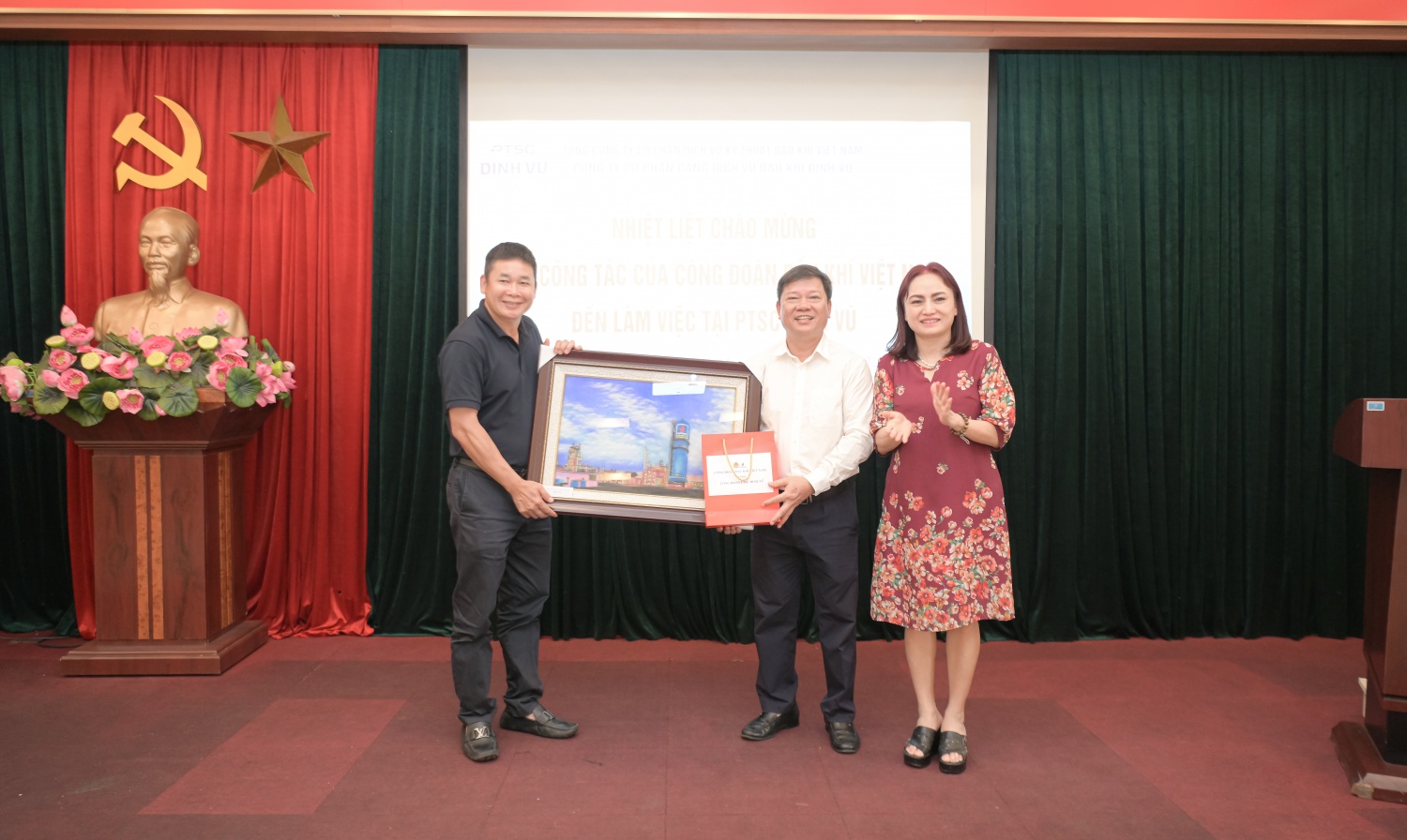 Một ngày nhiều ý nghĩa của những người làm công tác Công đoàn Một ngày nhiều ý nghĩa của những người làm công tác Công đoàn