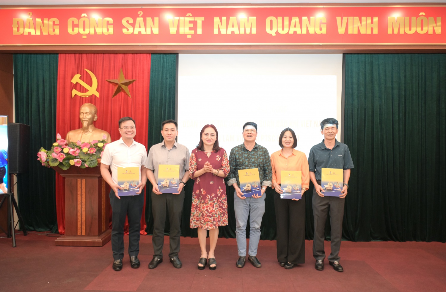 Một ngày nhiều ý nghĩa của những người làm công tác Công đoàn Một ngày nhiều ý nghĩa của những người làm công tác Công đoàn