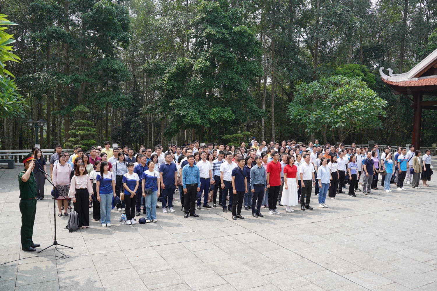 Văn phòng Đảng ủy Tập đoàn Dầu khí Quốc gia Việt Nam tổ chức Lễ báo công dâng Bác tại Khu di tích Đá Chông