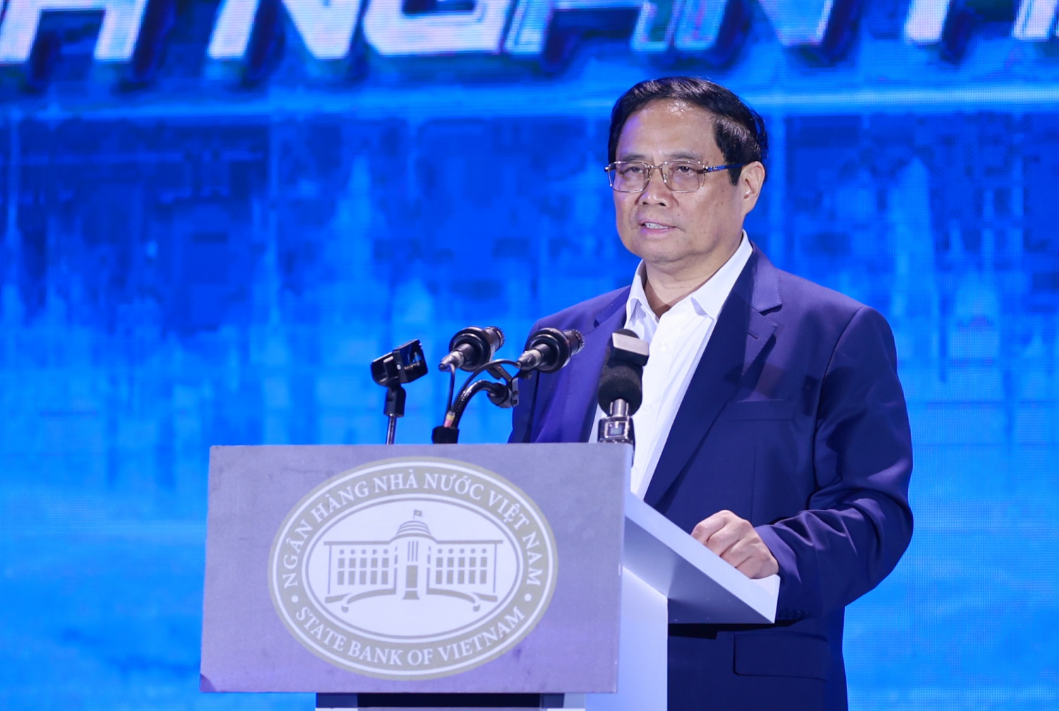 Thủ tướng Phạm Minh Chính phát biểu tại Ngày Chuyển đổi số ngành ngân hàng năm 2024 - Ảnh: VGP/Nhật Bắc