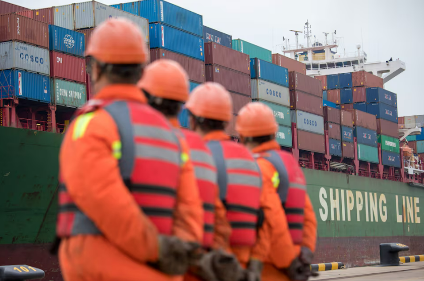 Xuất khẩu của Trung Quốc tăng trưởng trở lại trong tháng 4