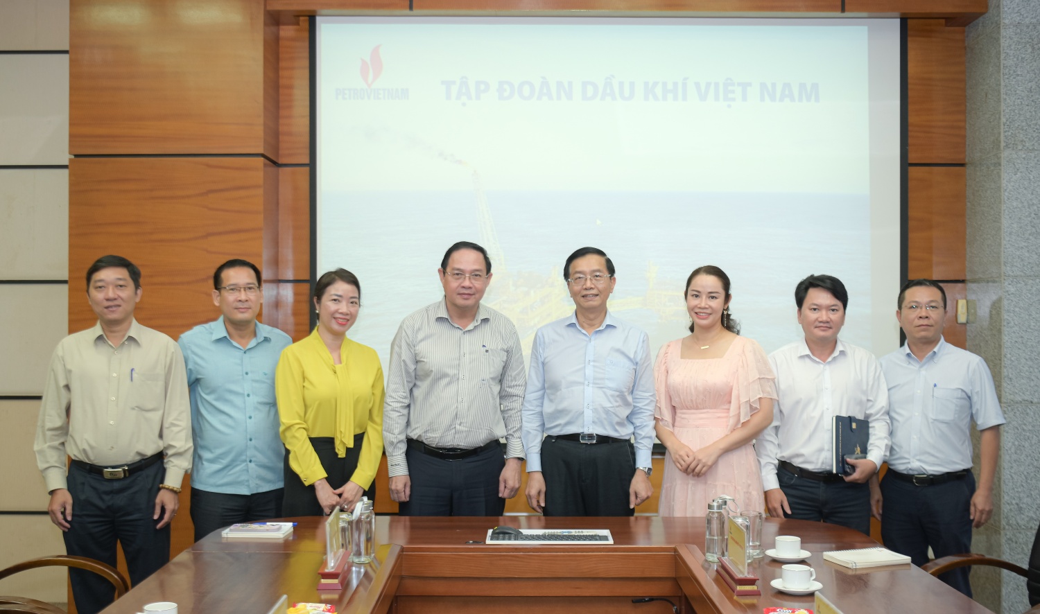 Tập đoàn Dầu khí Việt Nam trao đổi, làm việc với đoàn công tác Tập đoàn Công nghiệp Cao su Việt Nam