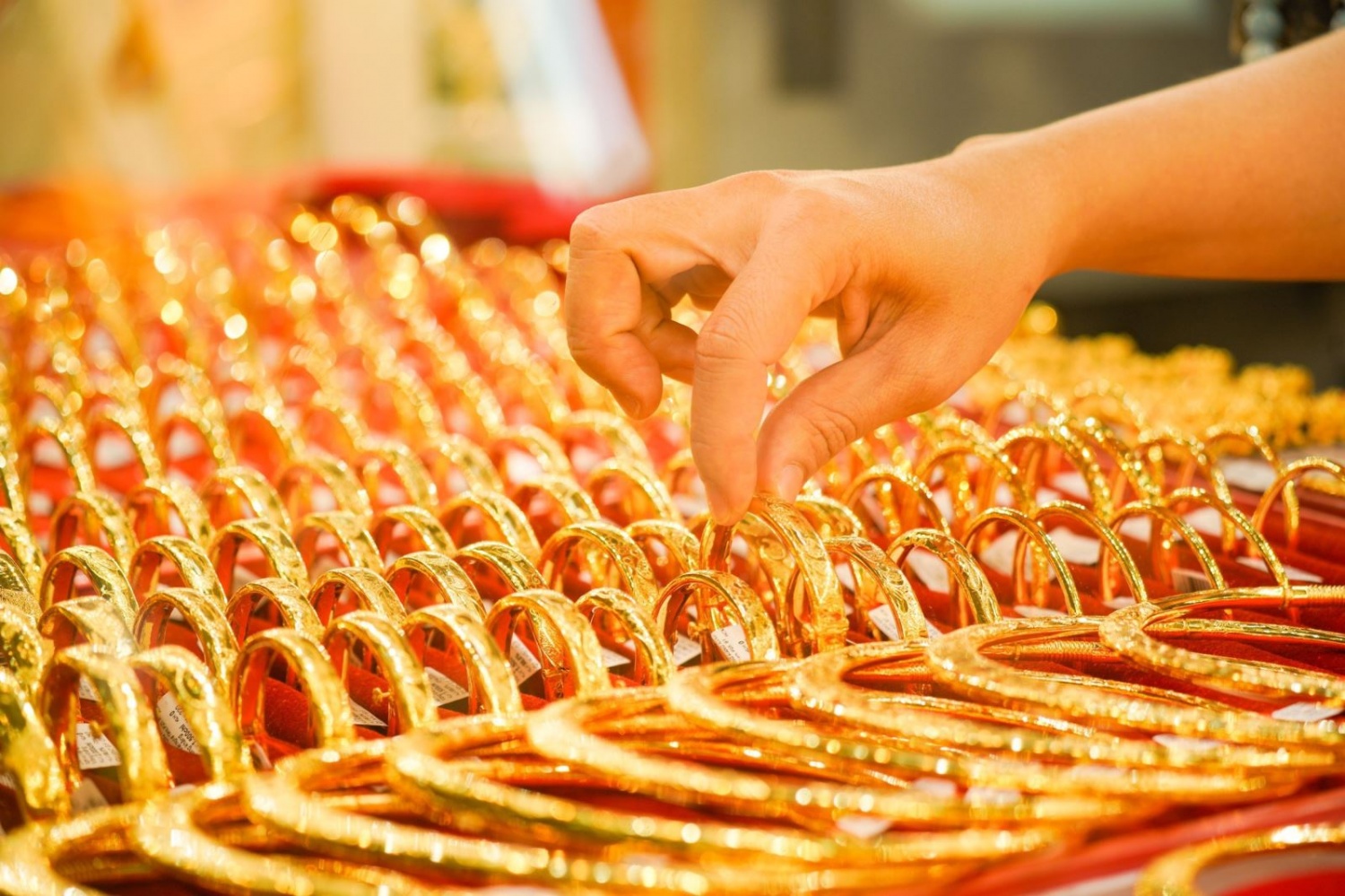 Tin tức kinh tế ngày 12/5: NHNN khuyến cáo người dân thận trọng khi giao dịch vàng