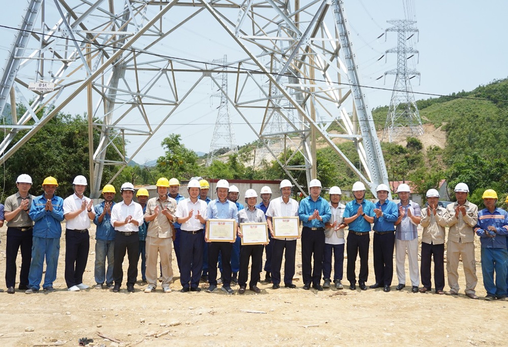 Thi đua nước rút “45 ngày đêm hoàn thành các Dự án đường dây 500 kV mạch 3 từ Quảng Trạch đến Phố Nối