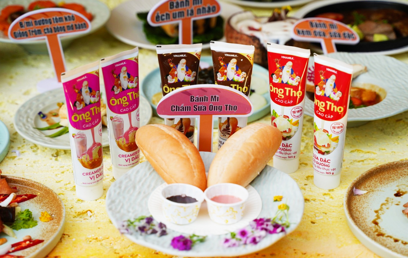 Bánh mì chấm sữa đặc - Tự hào văn hóa ẩm thực Việt