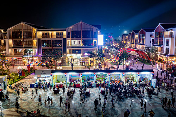 Nhiệt độ mùa hè chịu thua “sức nóng” của chuỗi lễ hội Hàn Quốc tại K-Town