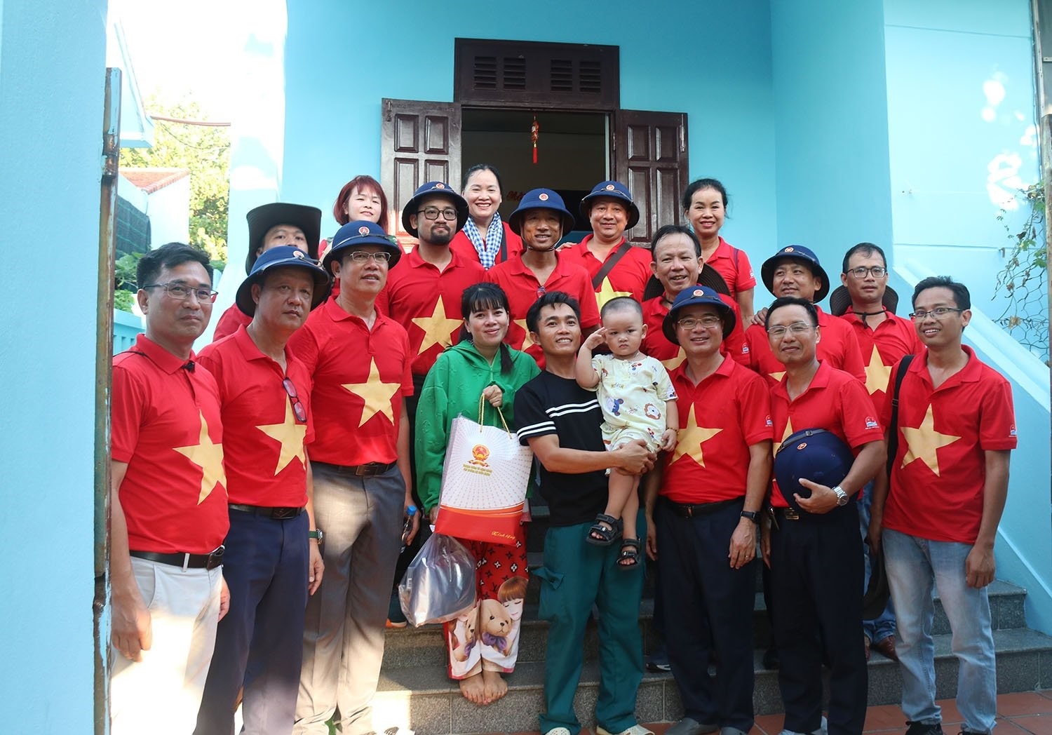 Đoàn Vietsovpetro thăm cán bộ chiến sĩ, nhân dân quần đảo Trường Sa và nhà giàn DK1