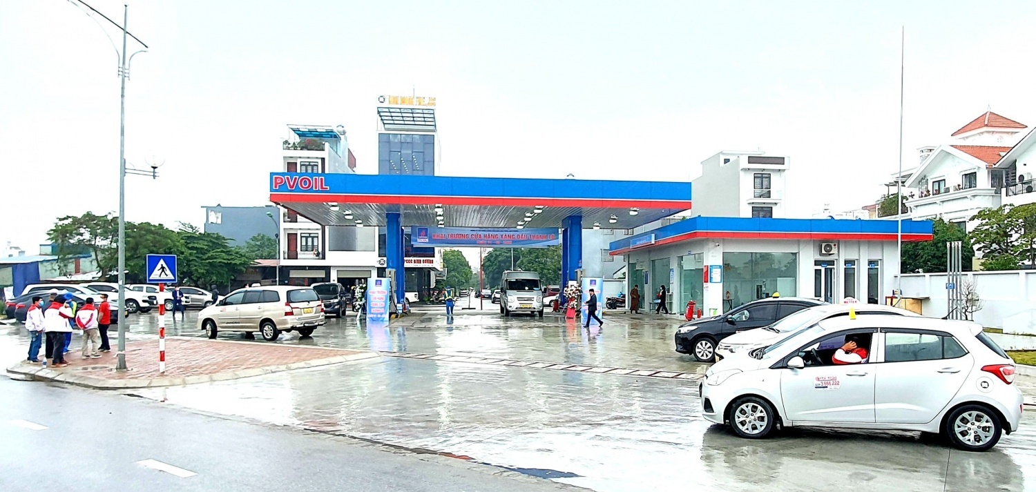 Hoạt động sản xuất và kinh doanh xăng dầu của Petrovietnam góp phần đảm bảo nguồn cung và ổn định thị trường xăng dầu