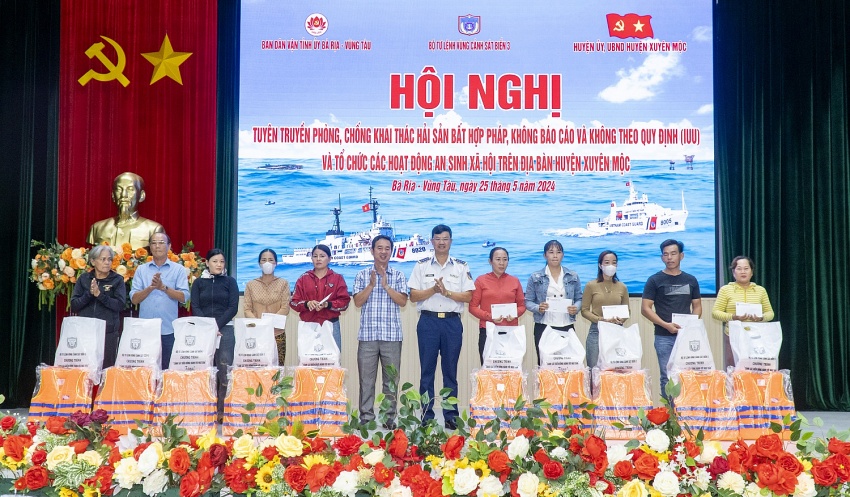 Bộ Tư lệnh Vùng Cảnh sát biển 3 đồng hành cùng ngư dân huyện Xuyên Mộc