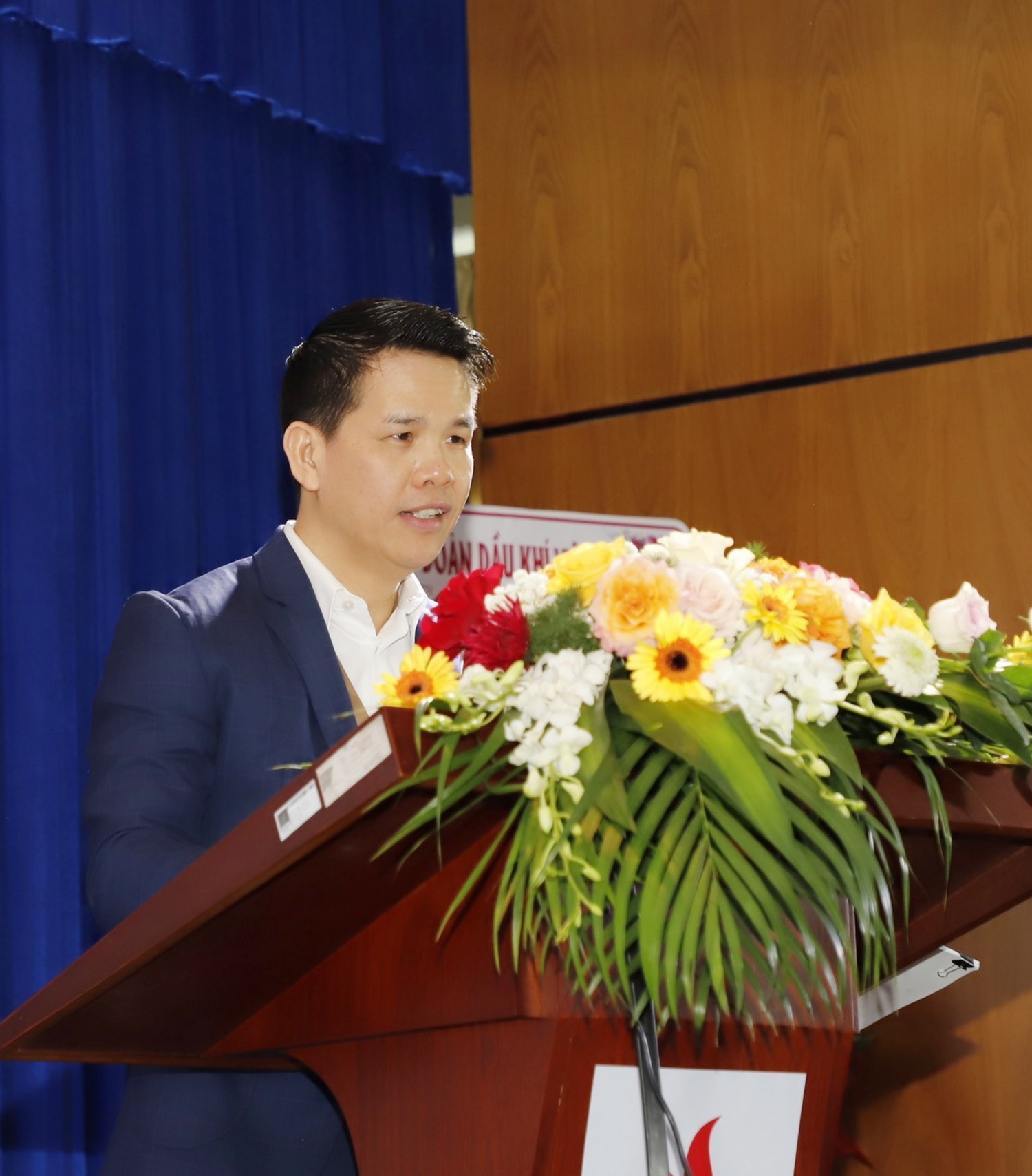 H2. Tiến sĩ Phạm Văn Phong, Tổng Giám đốc PV GAS trình bày tham luận