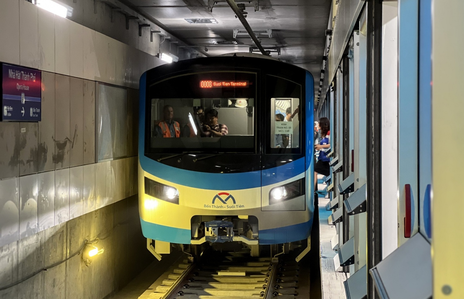 [Chùm ảnh] Hình ảnh toàn tuyến Metro số 1 sau hơn 10 năm khởi công
