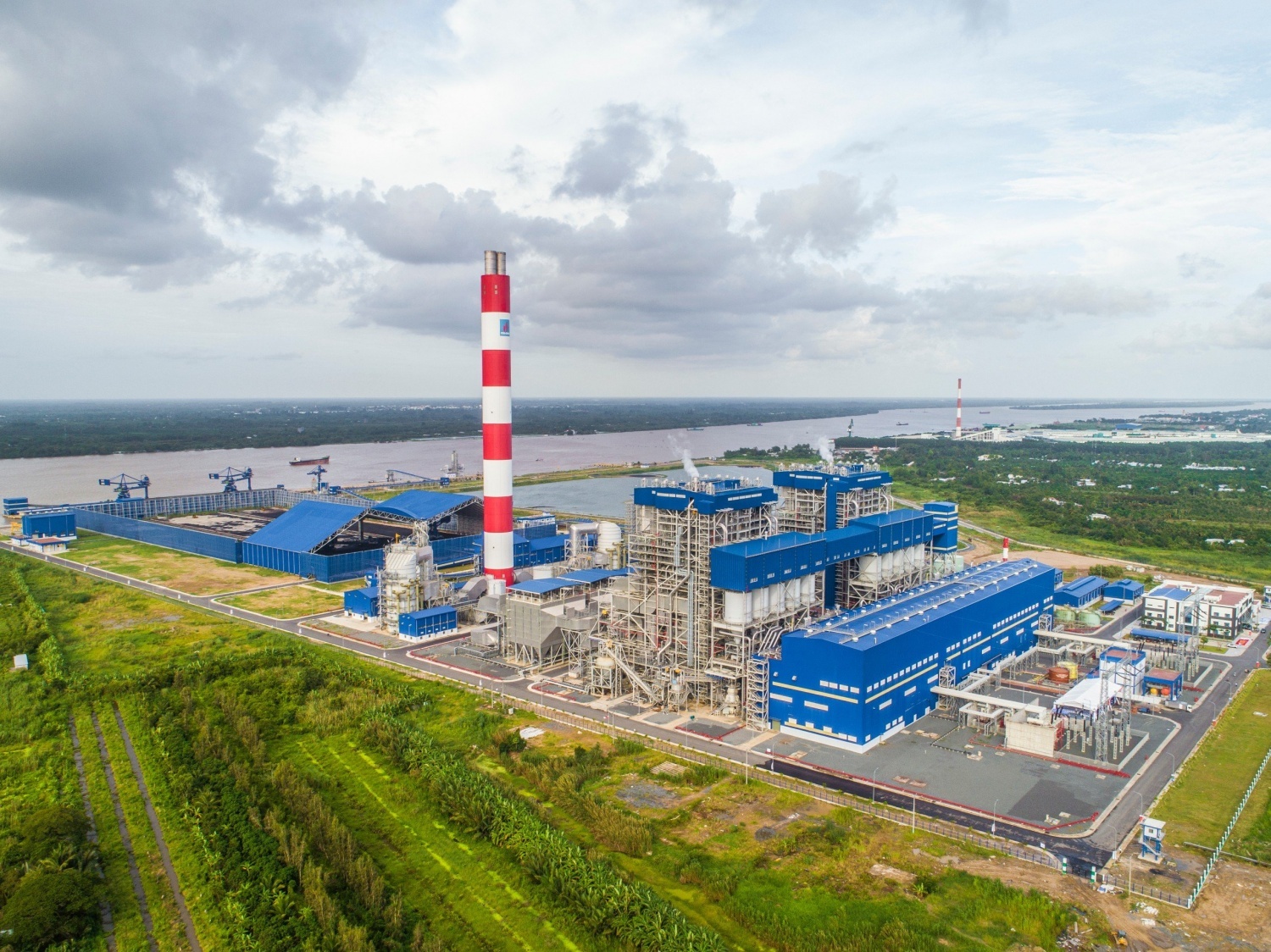Petrovietnam tiếp tục được vinh danh "Doanh nghiệp Đổi mới, Sáng tạo và Kinh doanh hiệu quả 2024" Petrovietnam tiếp tục được vinh danh "Doanh nghiệp Đổi mới, Sáng tạo và Kinh doanh hiệu quả 2024"