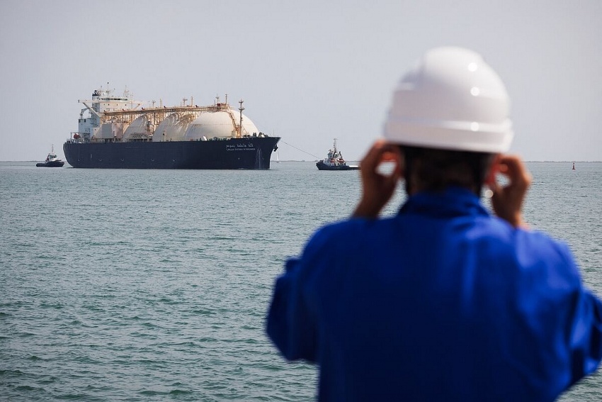 Một tàu chở dầu LNG đến Fos-sur-Mer, Pháp - Ảnh: AFP