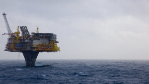 Shell, Exxon lại sắp bán tài sản Biển Bắc
