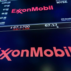 Vì sao Exxon và Chevron đặt cược vào các thương vụ mua bán lớn?
