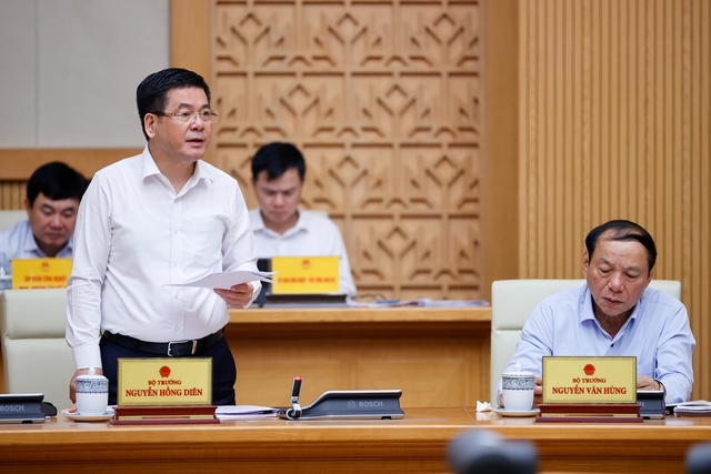 Thủ tướng Phạm Minh Chính: Ưu tiên cho tăng trưởng càng cao càng tốt, kiểm soát tốt lạm phát