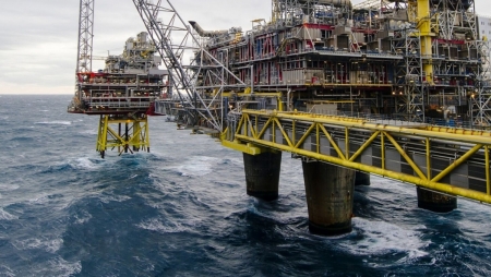 Các công ty Biển Bắc hoãn khai thác dòng dầu đầu tiên sau lời kêu gọi bầu cử sớm ở Anh