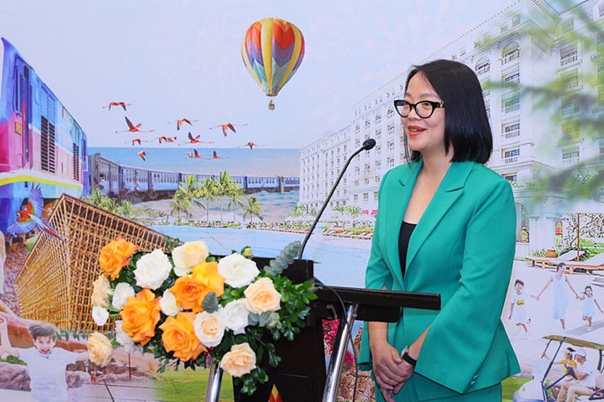 Tổng công ty Đường sắt Việt Nam và Vinpearl ký kết hợp tác thúc đẩy phát triển du lịch