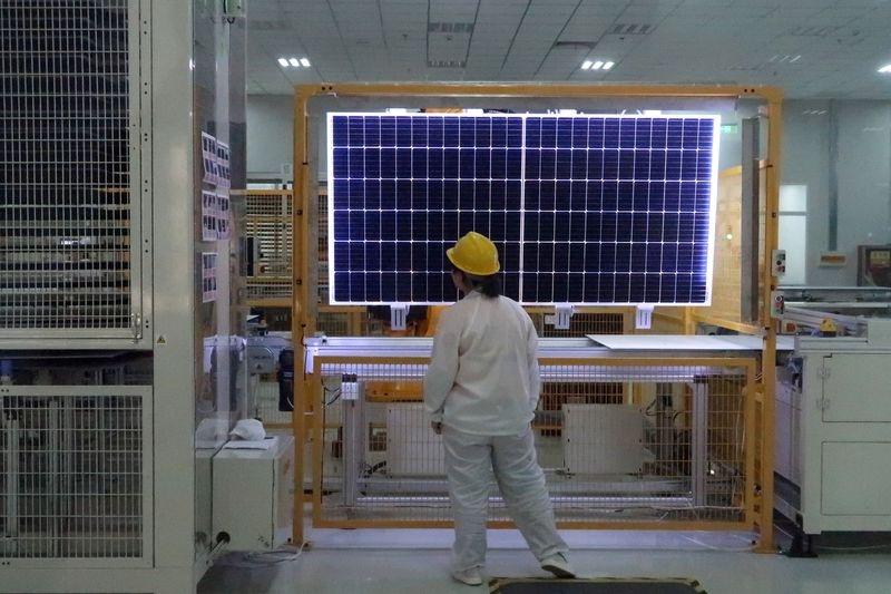 Các công ty năng lượng mặt trời Trung Quốc ngừng sản xuất ở Đông Nam Á