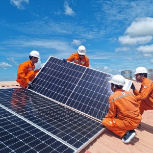 Lắp điện mặt trời mái nhà, người dân có thể bán điện dư thừa cho EVN